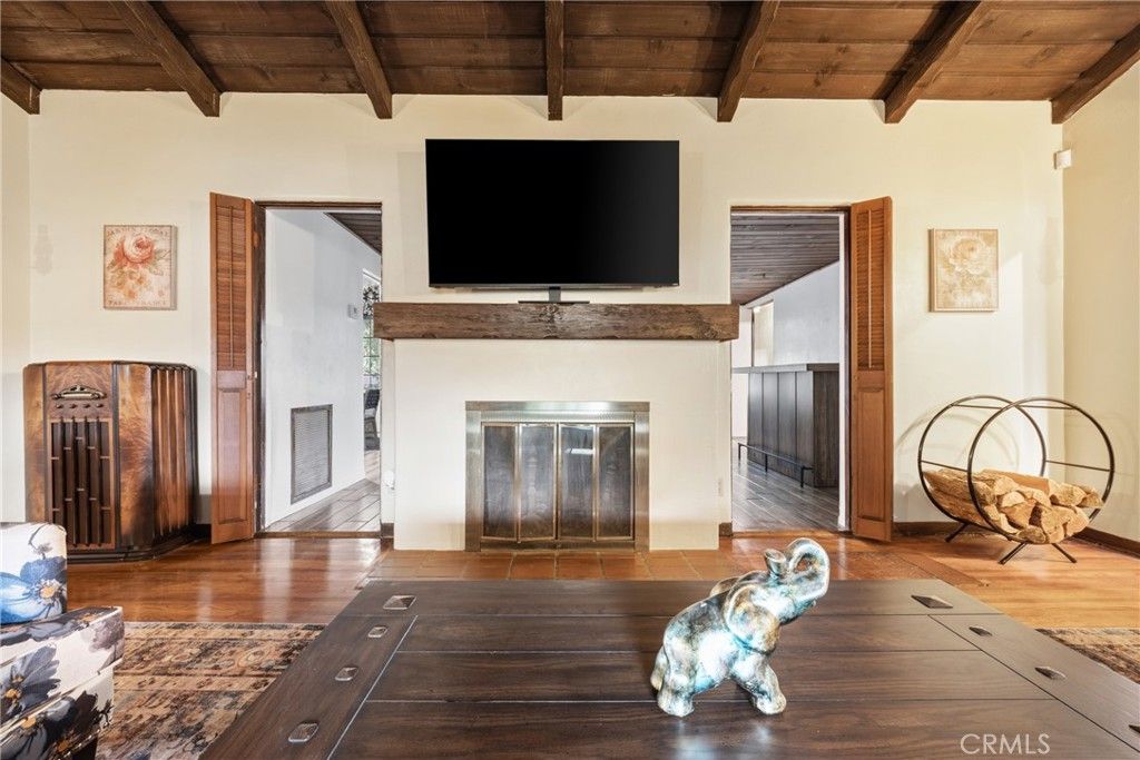 Image 7 of property listing at 733 W 24th Street, San Bernardino, CA 92405