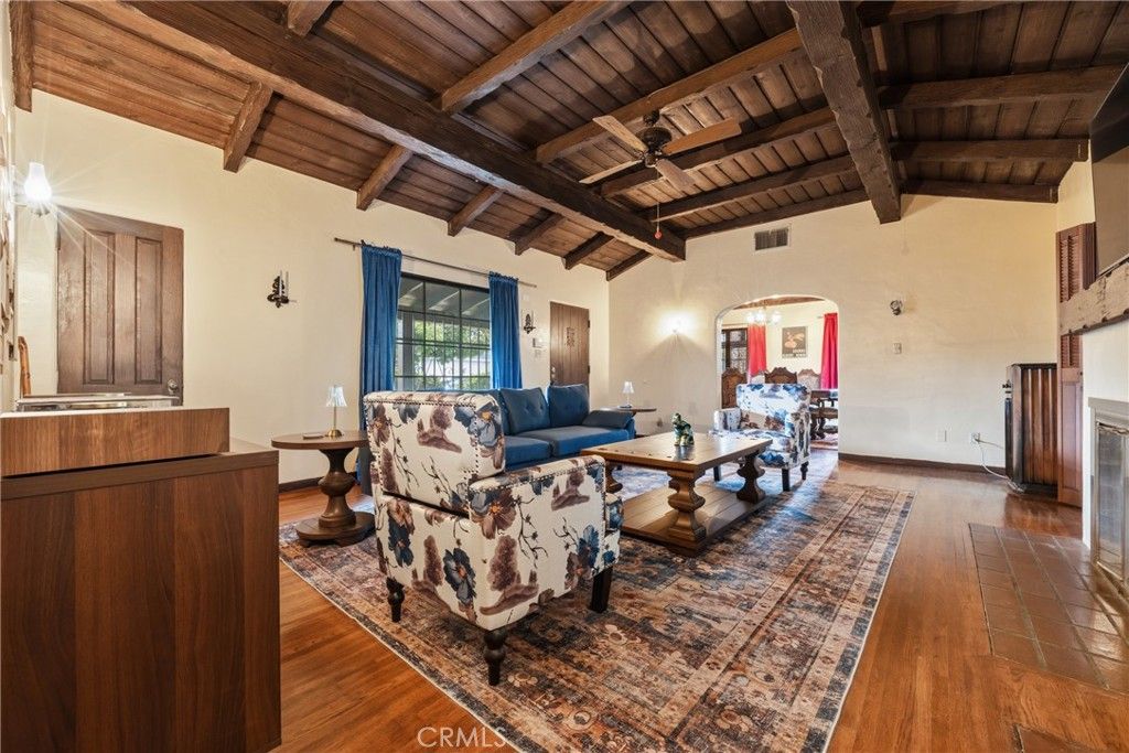 Image 8 of property listing at 733 W 24th Street, San Bernardino, CA 92405