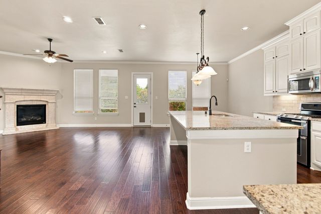 1819 Park Highland Way, Arlington, TX 76012
