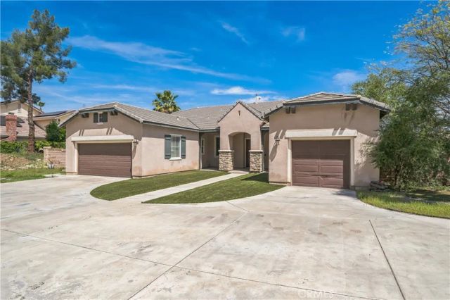 2 Villa Roma, Lake Elsinore, CA 92532