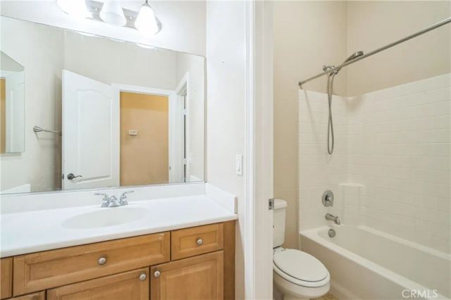 2 Villa Roma, Lake Elsinore, CA 92532