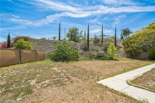 2 Villa Roma, Lake Elsinore, CA 92532