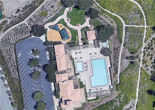 2 Villa Roma, Lake Elsinore, CA 92532