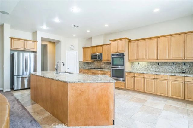 2 Villa Roma, Lake Elsinore, CA 92532