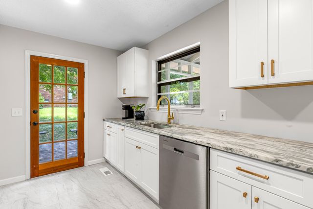 9612 Brewer Drive, Ooltewah, TN 37363