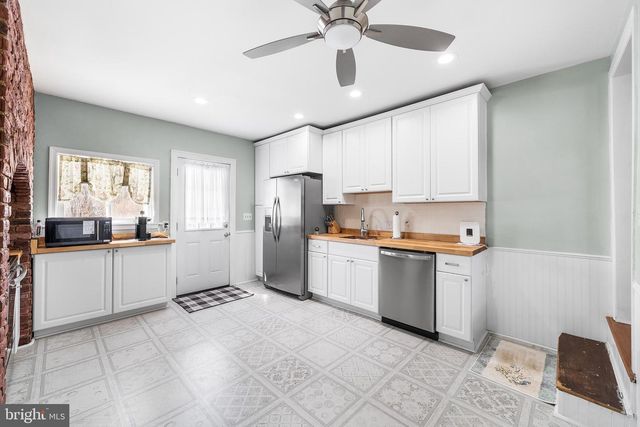 1352 MAIN ST, Northampton, PA 18067