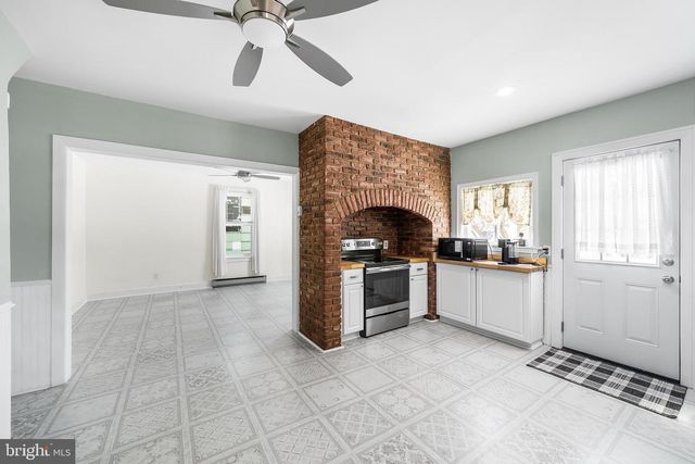 1352 MAIN ST, Northampton, PA 18067