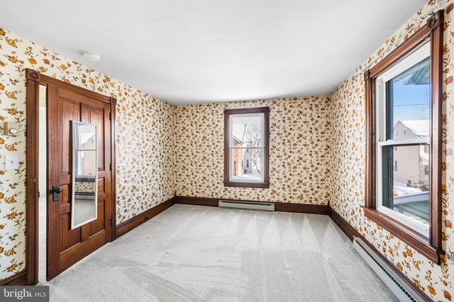 1352 MAIN ST, Northampton, PA 18067