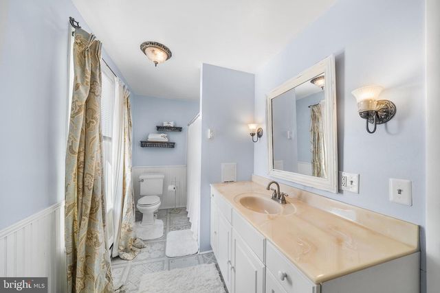 1352 MAIN ST, Northampton, PA 18067