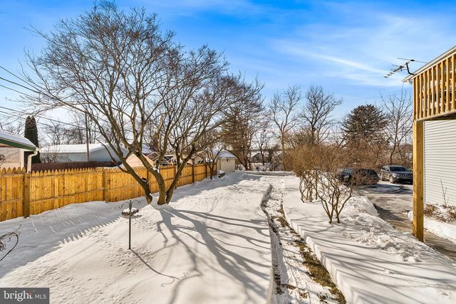 1352 MAIN ST, Northampton, PA 18067