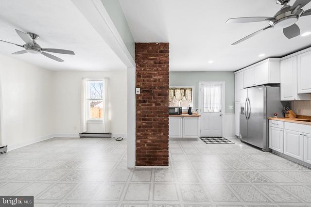 1352 MAIN ST, Northampton, PA 18067