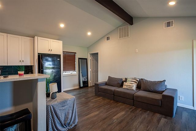1938 Moms Road, Port Bolivar, TX 77650