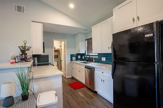 1938 Moms Road, Port Bolivar, TX 77650