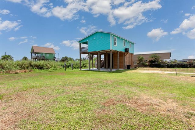 1938 Moms Road, Port Bolivar, TX 77650