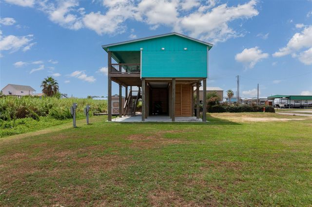 1938 Moms Road, Port Bolivar, TX 77650