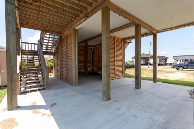 1938 Moms Road, Port Bolivar, TX 77650