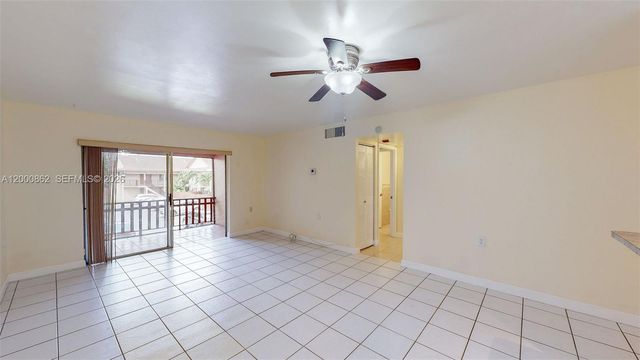 11207 SW 88th St 217A, Miami, FL 33176