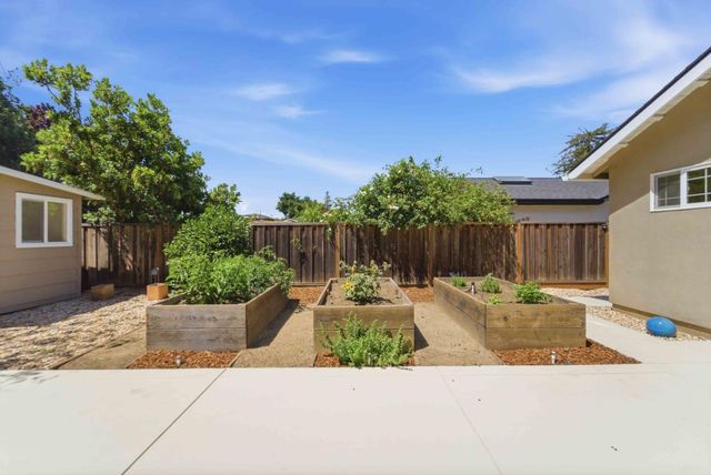 313 N Milton Avenue, Campbell, CA 95008