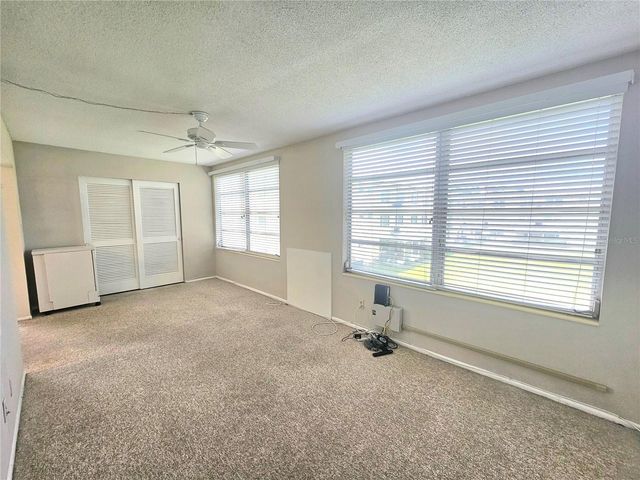 2070 WORLD PARKWAY BOULEVARD 22, Clearwater, FL 33763