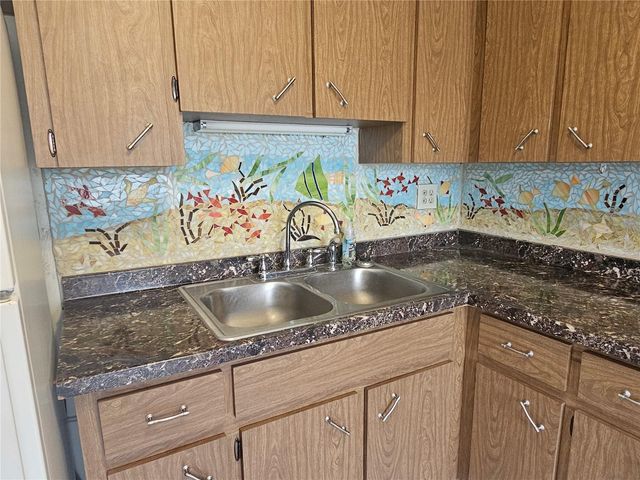 2070 WORLD PARKWAY BOULEVARD 22, Clearwater, FL 33763