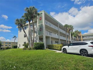 2070 WORLD PARKWAY BOULEVARD 22, Clearwater, FL 33763