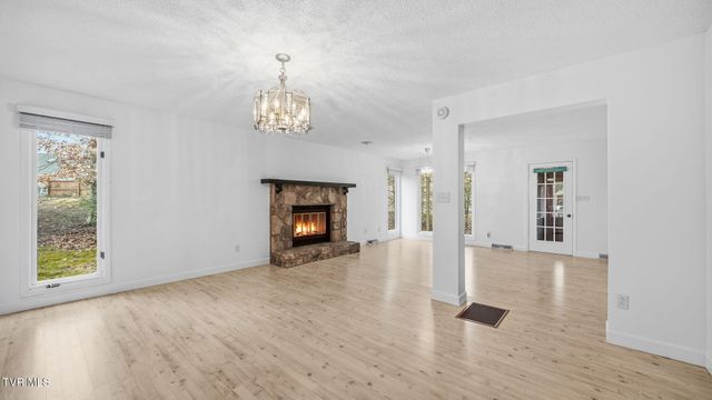 8 Red Fern Circle, Johnson City, TN 37604