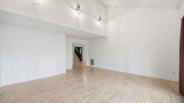 8 Red Fern Circle, Johnson City, TN 37604