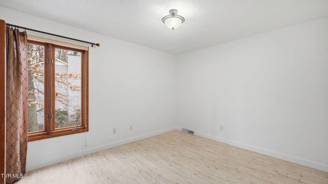 8 Red Fern Circle, Johnson City, TN 37604