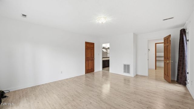 8 Red Fern Circle, Johnson City, TN 37604