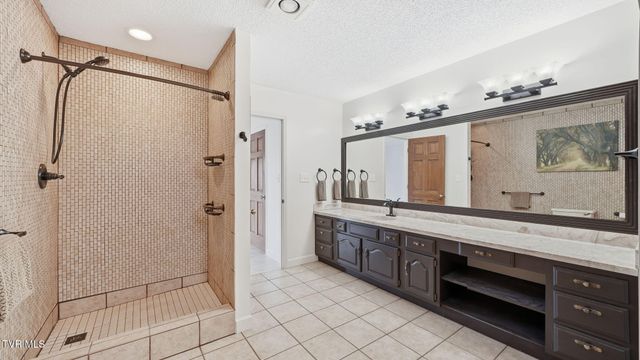 8 Red Fern Circle, Johnson City, TN 37604