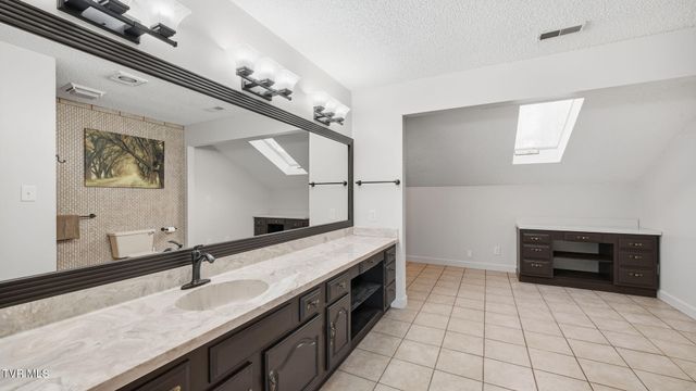 8 Red Fern Circle, Johnson City, TN 37604