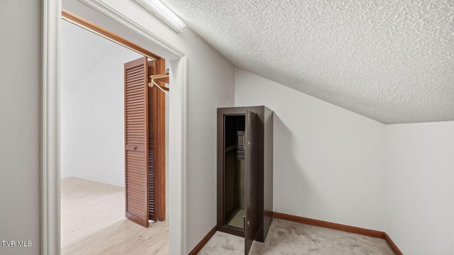 8 Red Fern Circle, Johnson City, TN 37604