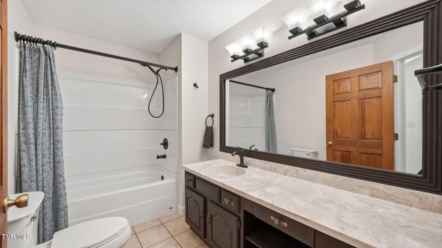 8 Red Fern Circle, Johnson City, TN 37604