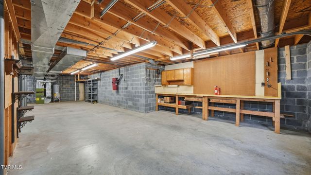 8 Red Fern Circle, Johnson City, TN 37604