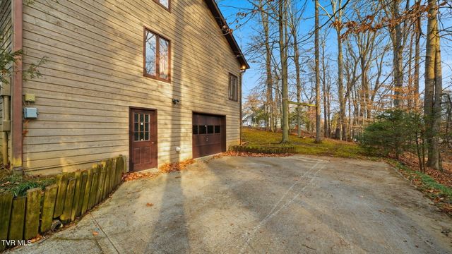 8 Red Fern Circle, Johnson City, TN 37604