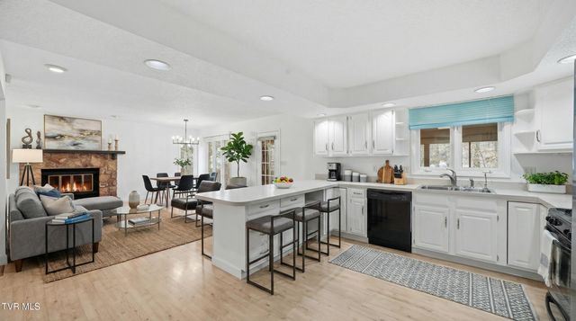 8 Red Fern Circle, Johnson City, TN 37604