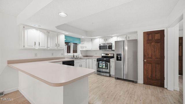 8 Red Fern Circle, Johnson City, TN 37604