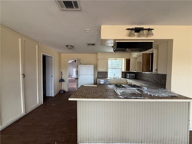 9776 Calhoun Road, Bryan, TX 77808