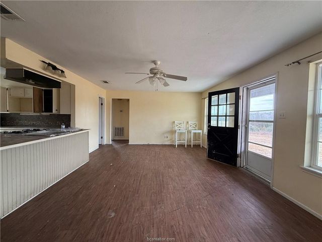 9776 Calhoun Road, Bryan, TX 77808