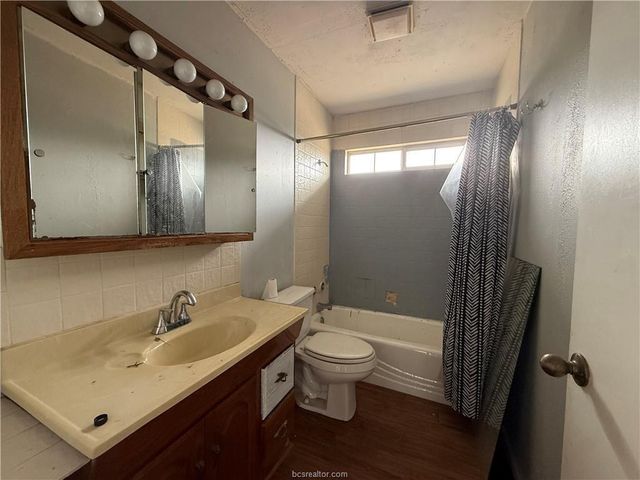 9776 Calhoun Road, Bryan, TX 77808