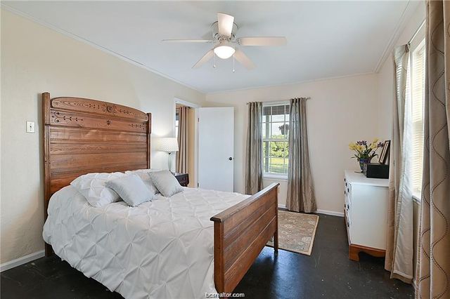 9776 Calhoun Road, Bryan, TX 77808