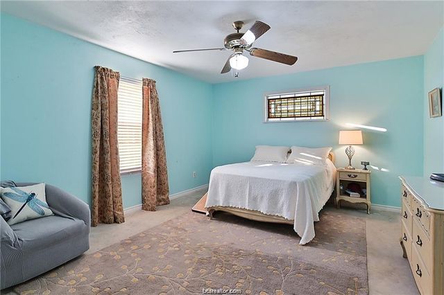 9776 Calhoun Road, Bryan, TX 77808