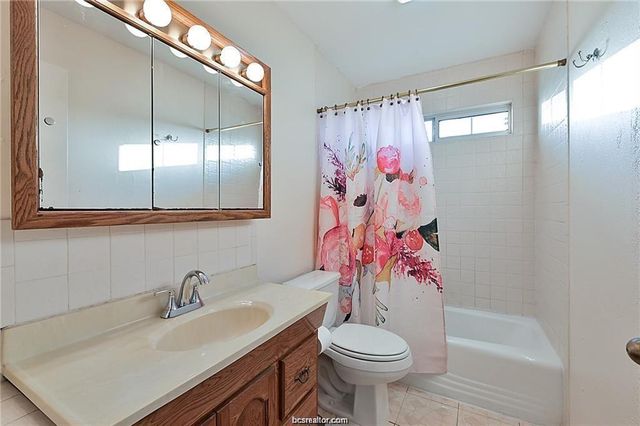 9776 Calhoun Road, Bryan, TX 77808