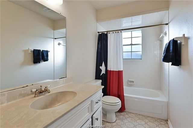 9776 Calhoun Road, Bryan, TX 77808