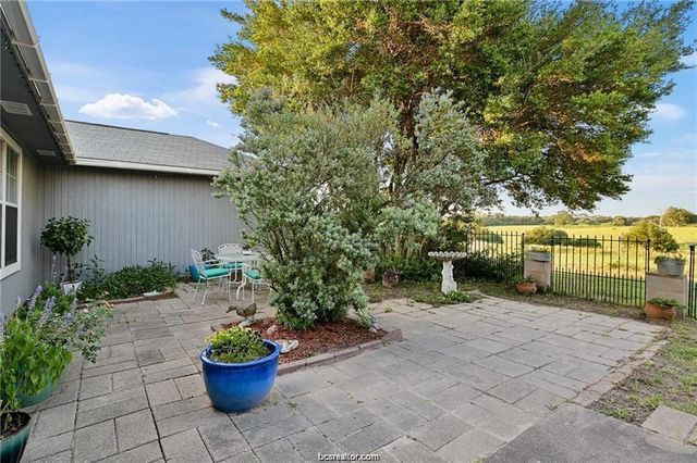 9776 Calhoun Road, Bryan, TX 77808