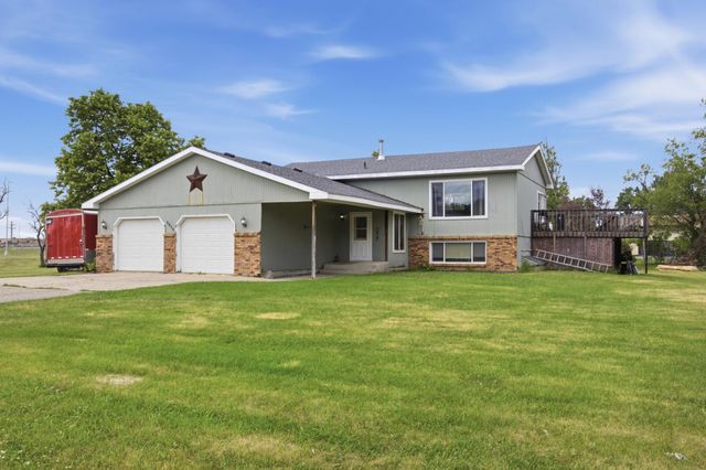 3513 41st Avenue S, Fargo, ND 58104