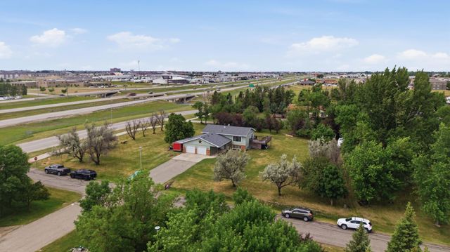 3513 41st Avenue S, Fargo, ND 58104