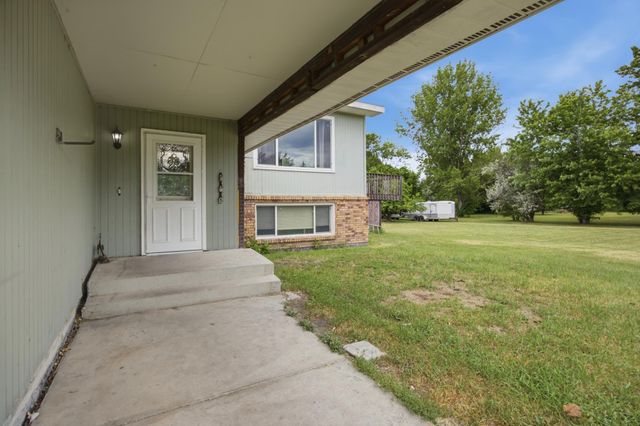 3513 41st Avenue S, Fargo, ND 58104