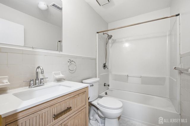 1913 Raspberry Court, Edison, NJ 08817