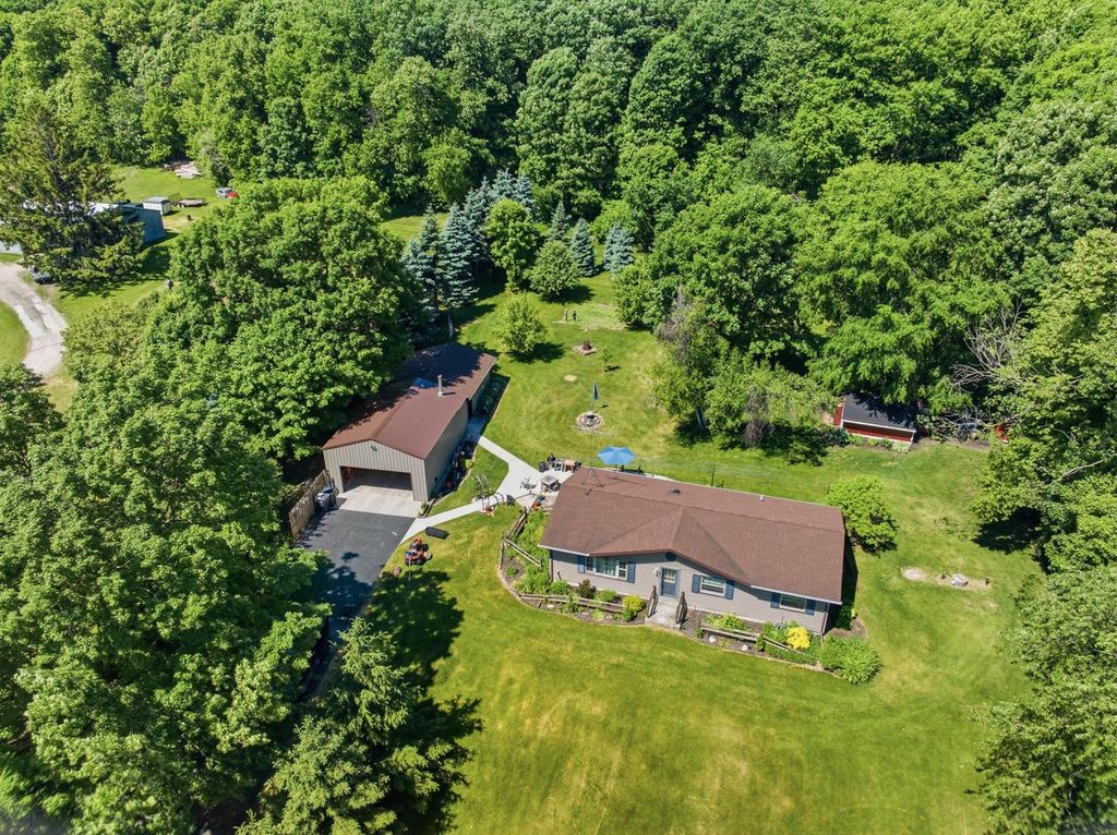 N6814 Sugarbush ROAD, Glenbeulah, WI 53023